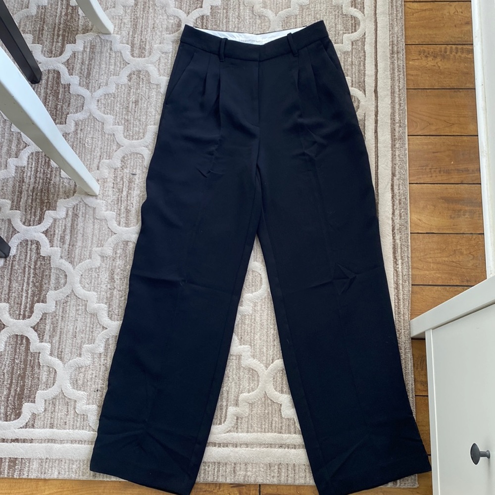 Aritzia Effortless Pant, Black, Size 8